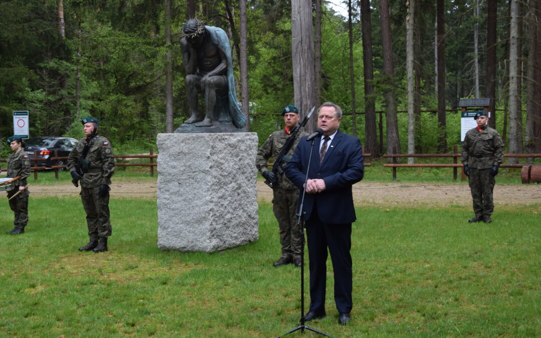 Pierwsza rocznica odsłonięcia Pomnika Tymczasowego Obozu Ofiar Obławy Augustowskiej