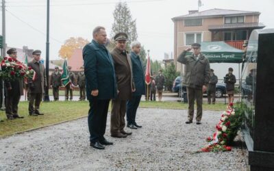 Odsłonięcie pomnika pamięci Żołnierzy Niezłomnych w Supraślu